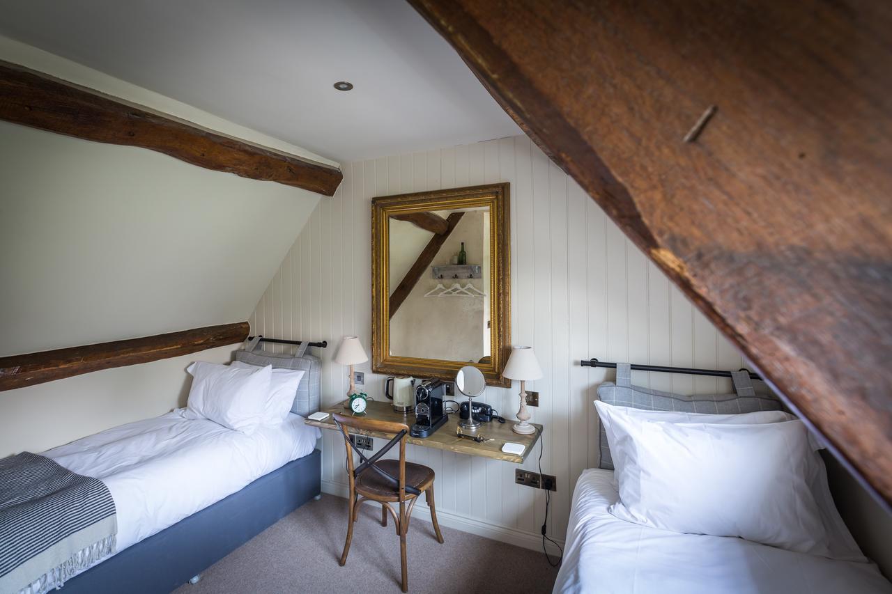 The Frogmill Hotel Shipton  Экстерьер фото